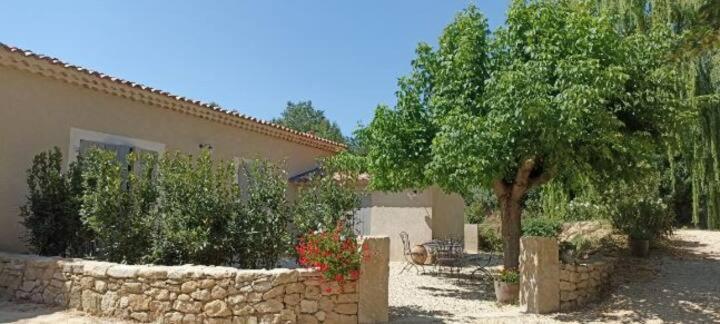 Bastide Provencale Villa Cadenet Exterior photo